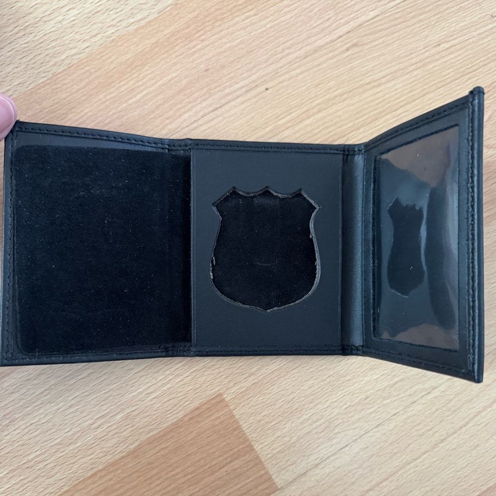 Wallet Tri Fold with Badge Holder